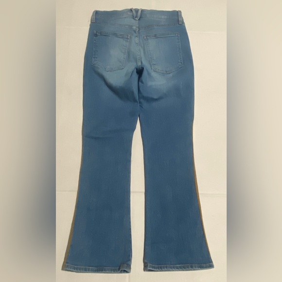 VERONICA BEARD | CAROLYN BABY BOOT TUXEDO STRIPE-Size:27/26” LIGHT WASH Blue - Picture 5 of 11